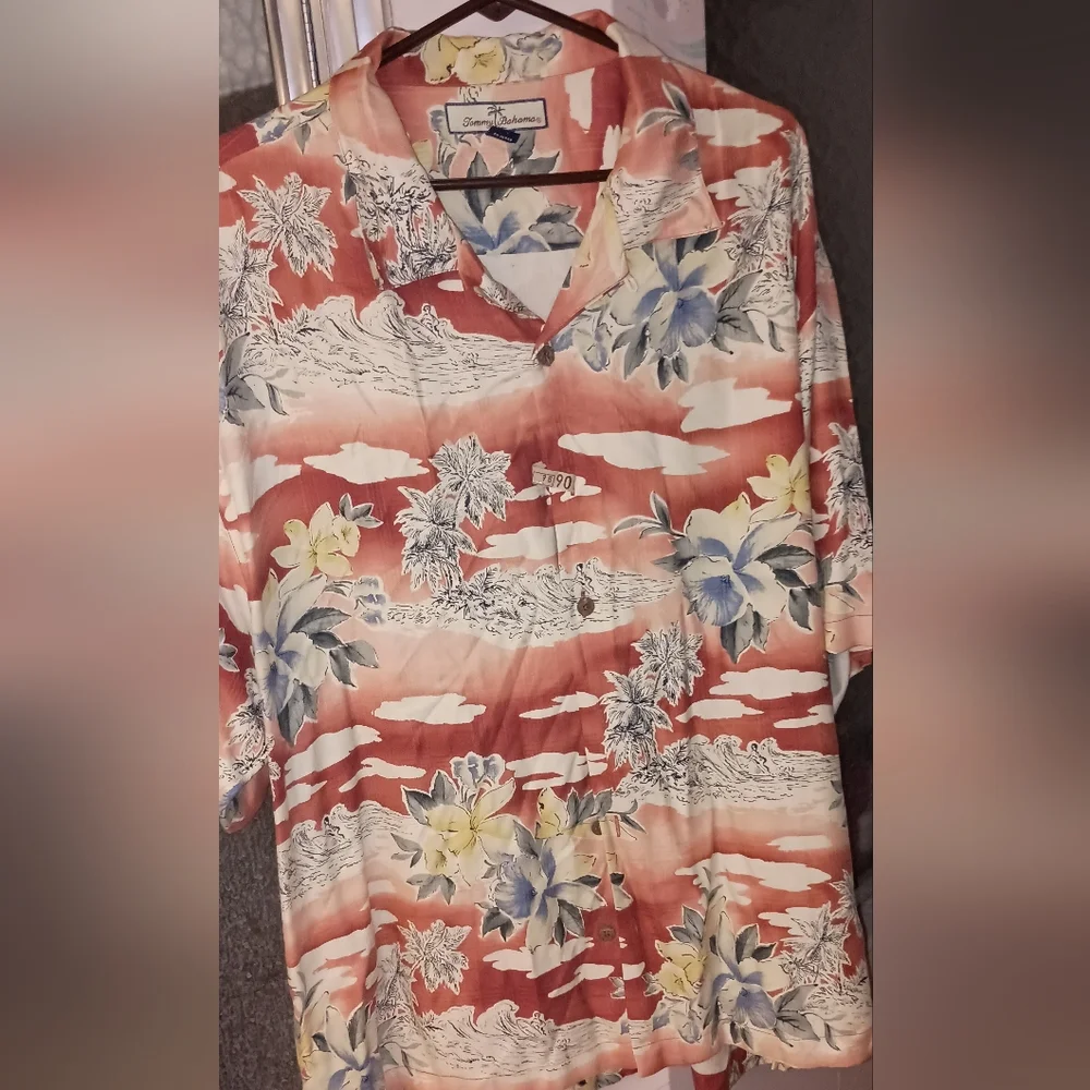 Tommy Bahama XL Vintage Print Surfing Floral Rust And Cream Silk Just Cleaned